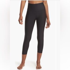 Alo Yoga Airlift Cropped leggings